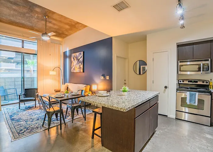 Stylish 2bd - Cdt - Gym, Pool, Parking - Sleep 8 Apartamento Phoenix