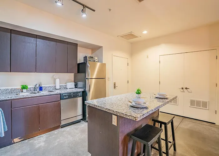 Stylish 2bd - Cdt - Gym, Pool, Parking - Sleep 8 Apartamento