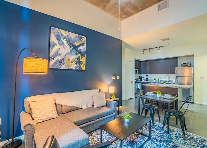 Stylish 2bd - Cdt - Gym, Pool, Parking - Sleep 8 * Phoenix