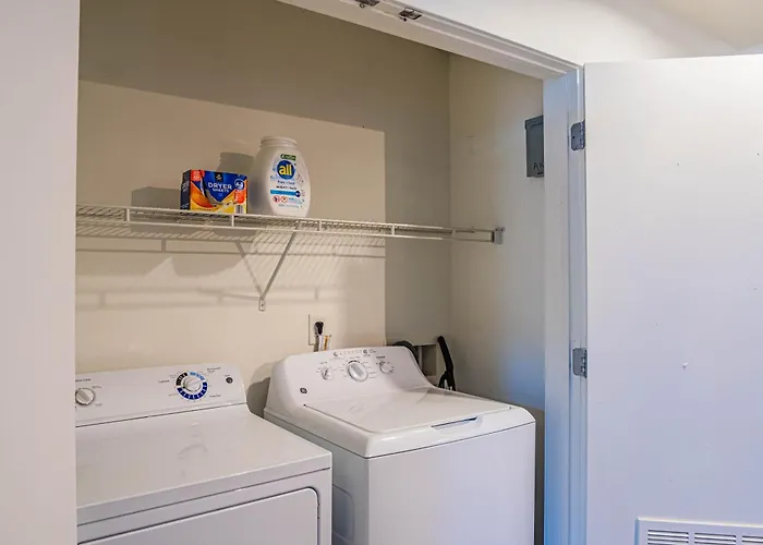 Stylish 2bd - Cdt - Gym, Pool, Parking - Sleep 8 Apartamento *